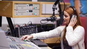 Teknik Siaran Radio, Cara Menjadi Penyiar