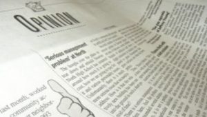 menulis artikel opini