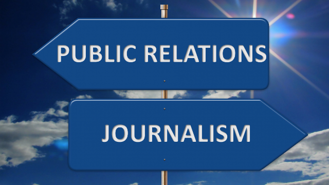 perbedaan jurnalistik humas